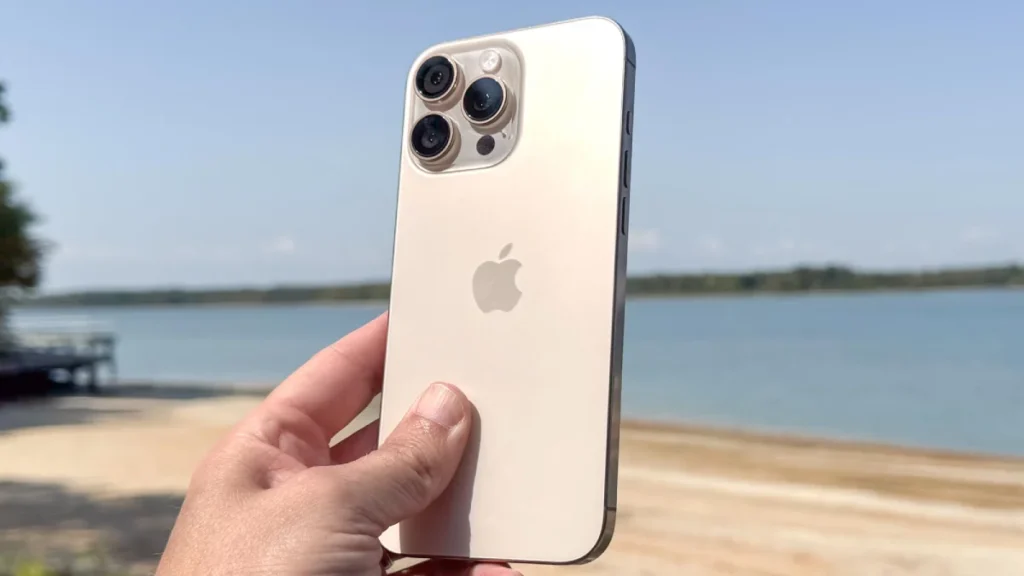 Kamerası En İyi Telefonlar 2025: Fotoğraf ve Video Çekmek İçin Tercih Edilebilecek En İyi Kameralı Telefonlar! 4 Apple iPhone 16 Pro Max kamerası