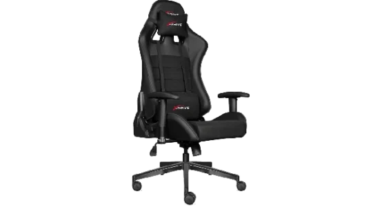 şık ve ergonomik tasarımıyla öne çıkan tamamen siyah renkli xDrive Toryum Oyuncu Koltuğunun çapraz açıdan görünümü. Koltuk, terlemeyi önleyen ve dayanıklılığı artıran deri ve kumaş (hibrit) malzeme kombinasyonuyla kaplanmıştır. Yüksek sırtlı gövdesinde, konforlu bir oturuş için xDrive logolu baş yastığı ve bel destek yastığı bulunmaktadır. Yanlarda kollarınızı rahatlatacak 2D hareketli kolçaklar yer alır. Alt kısımda ise 110 kg taşıma kapasitesini destekleyen Class 4 amortisör, sağlam yapılı yıldız ayak ve zemine zarar vermeyen tekerlekler detaylı bir şekilde görülmektedir.