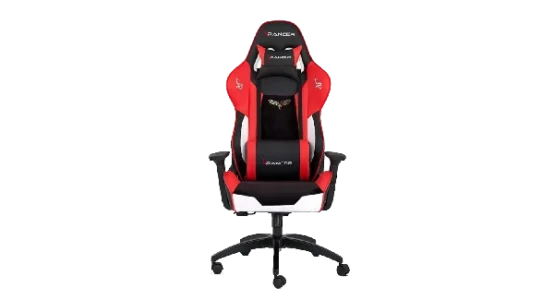 xRancer Premio Oyuncu Koltuğunun önden görünümü. Bu model, özellikle Sim Racing İçin En İyi Oyuncu Koltuğu olarak lanse edilmiş olup, canlı kırmızı, siyah ve beyaz renk kombinasyonuyla yarış temalı bir tasarıma sahiptir. Koltuk, rahatlık için kumaş malzeme ve 60 DNS sünger yoğunluğuna sahiptir. Yüksek sırt tasarımında, kırmızı ve siyah renkli xRancer markalı baş yastığı ve bel destek yastığı bulunmaktadır. Bel yastığının üzerinde yarış temalı bir kareli bayrak logosu ve üzerinde Corvette amblemini andıran bir motif yer almaktadır. Yanlarda ayarlanabilir 3D kolçaklar ve sağlam bir temel sunan Class 3 amortisör ile yıldız ayak mekanizması görülmektedir. Koltuk, 90-160° yaslanma derecesine ve 130 kg taşıma kapasitesine sahiptir.